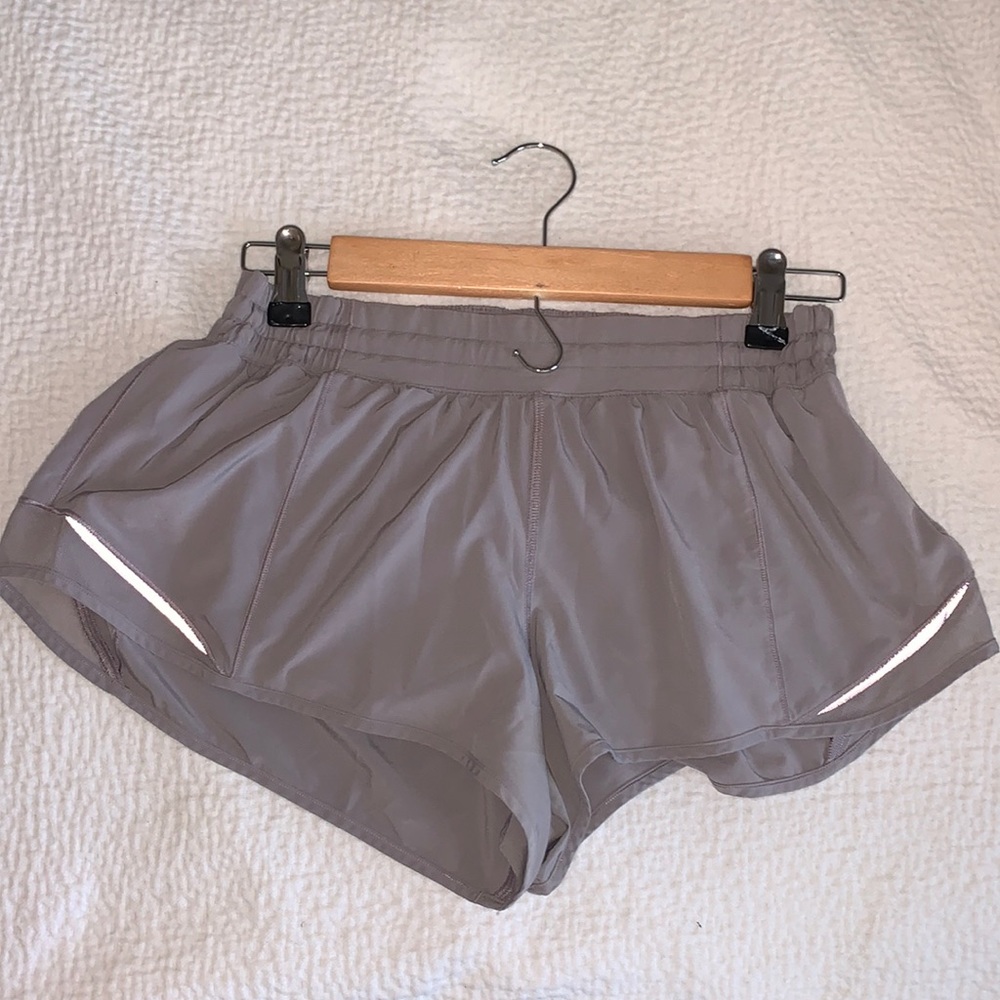 LULULEMON 2.5” shorts !